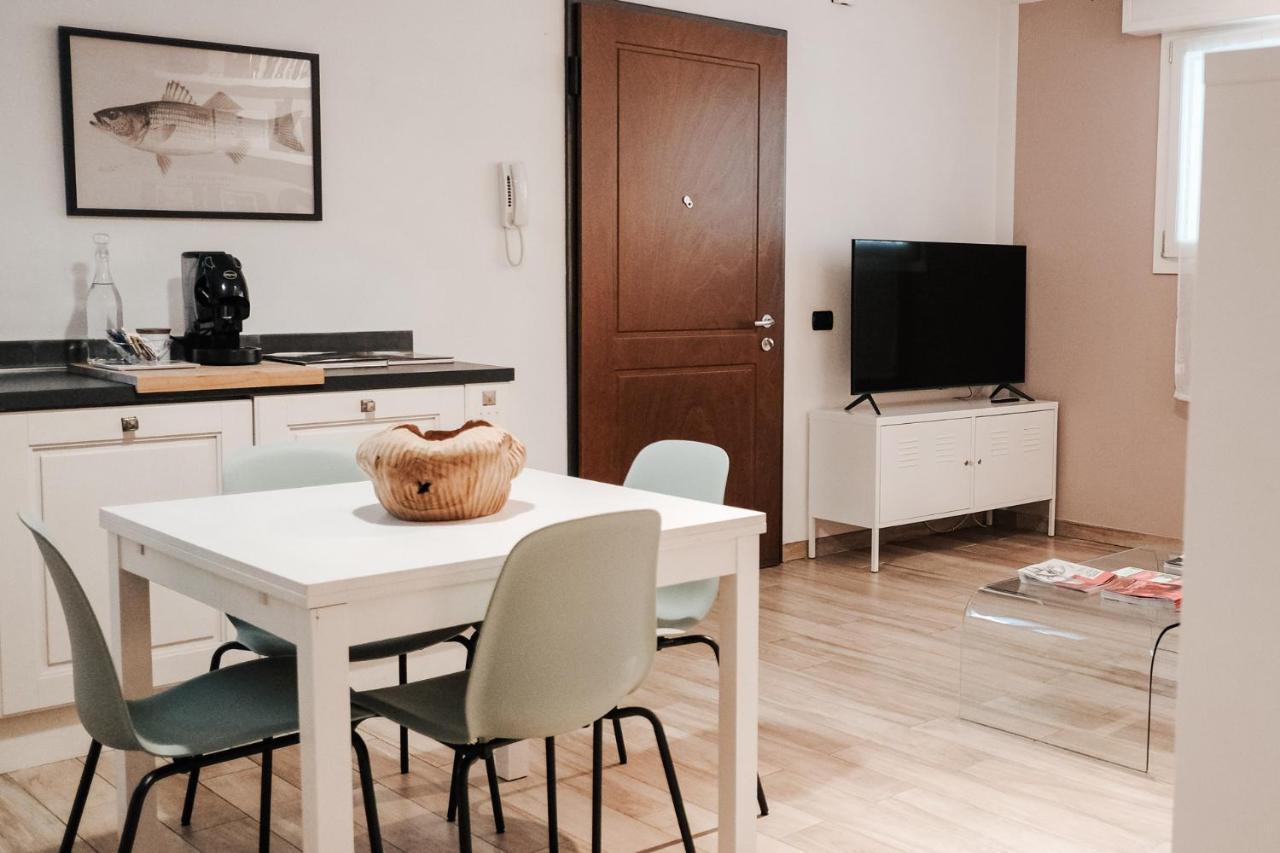 Tra Le Case Di Reggio - Passo Buole Reggio Emilia Kültér fotó